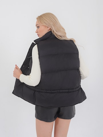 Gilet 'Mara' FRESHLIONS en noir