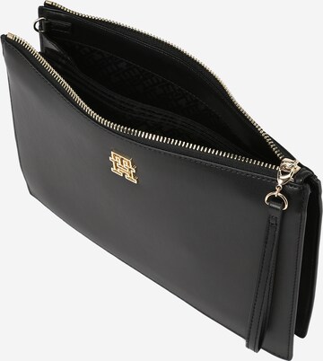 TOMMY HILFIGER Clutch in Schwarz