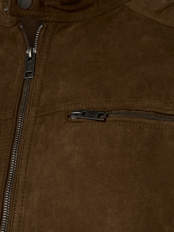 Jack & Jones Plus - Chaqueta de entretiempo 'Rocky' en marrón