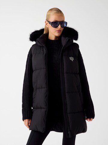 GUESS Sports Vest in Black: front