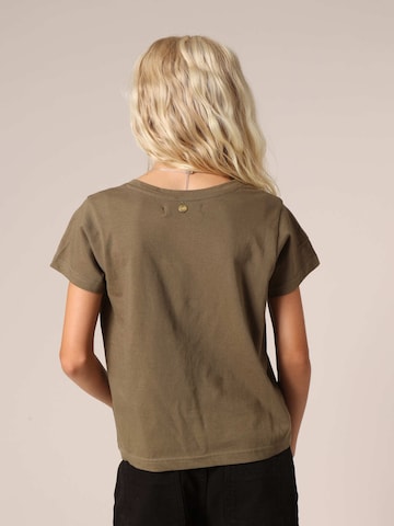 T-Shirt 'LOVERS' Deeluxe en vert