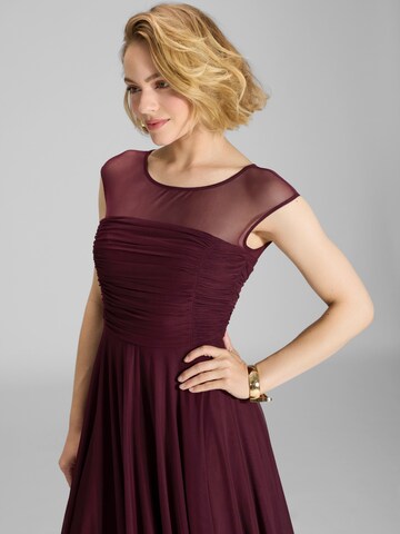 SWING Cocktail Dress in Red