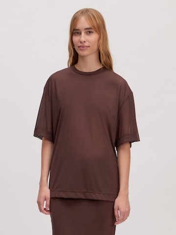 T-shirt 'Ulaaka' EDITED en marron : devant