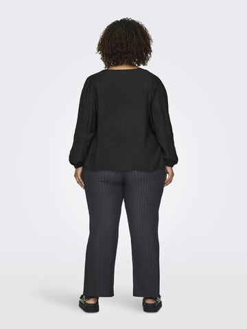 ONLY Carmakoma - Blusa en negro