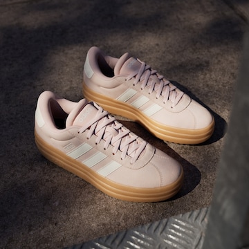 ADIDAS SPORTSWEAR Matalavartiset tennarit 'VL Court Bold' värissä vaaleanpunainen