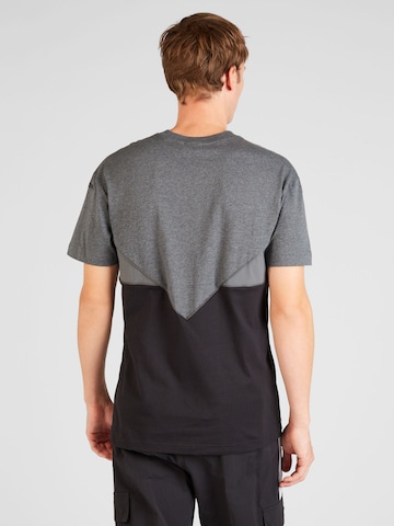 ADIDAS ORIGINALS T-Shirt 'Adicolor Seasonal Reflective' in Schwarz