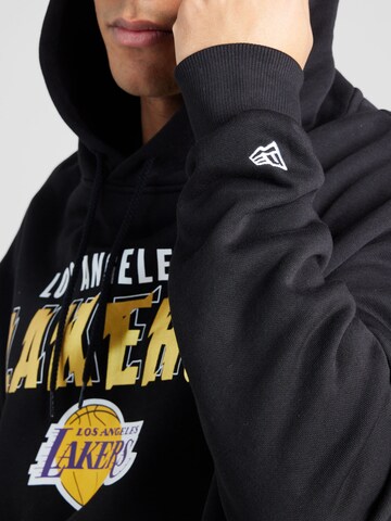 NEW ERA Sweatshirt in Zwart