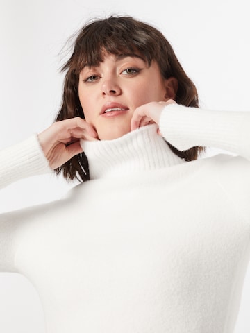 GUESS Sweter 'Marion' w kolorze biały