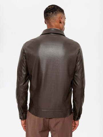 Antioch Between-season jacket in Brown