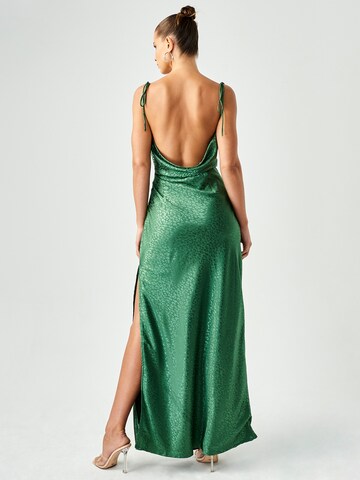 BWLDR Βραδινό φόρεμα 'FLORA X Kristina' σε πράσινο: πίσω