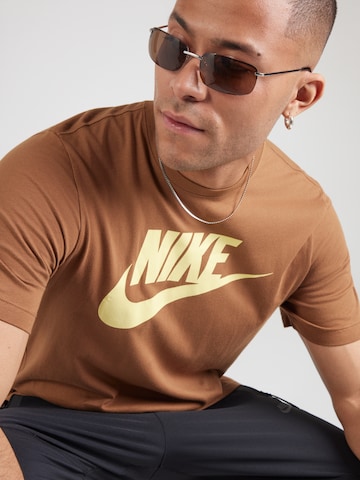Nike Sportswear Klasický střih Tričko 'ICON FUTURA' – hnědá