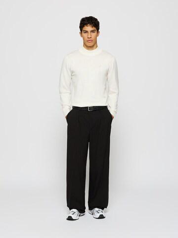 Burocs Loose fit Pleat-Front Pants in Black