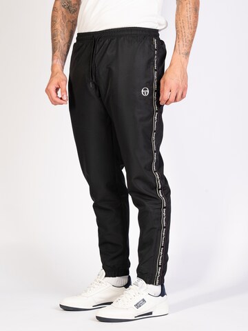 Sergio Tacchini Tapered Hose 'Midday' in Schwarz: Vorderseite