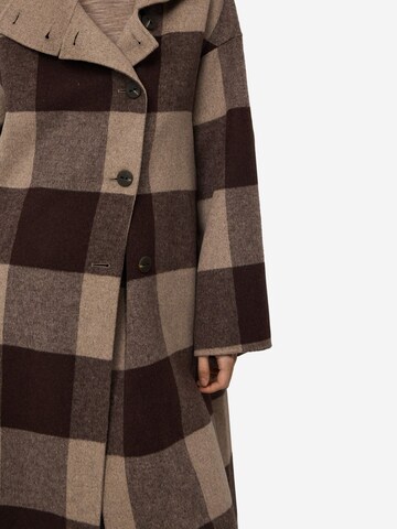 Adolfo Dominguez Mantel in Beige