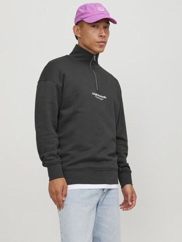 JACK & JONES Sweatshirt 'JORVESTERBRO' in Grey: front