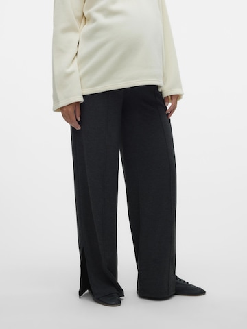 MAMALICIOUS Regular Trousers 'Chrissy' in Black: front