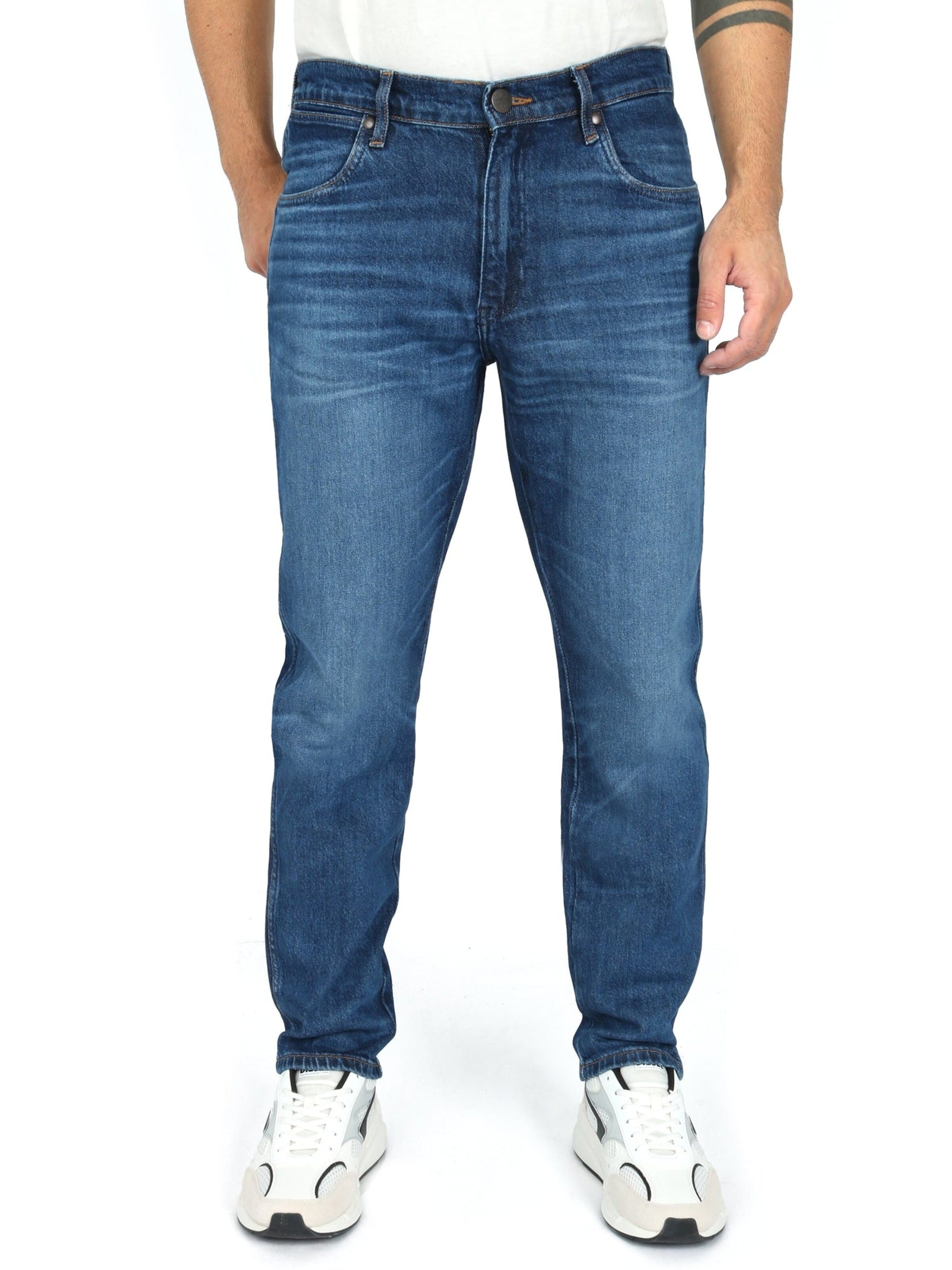 WRANGLER Tapered Jeans 'RIVER Light & Soft Denim' in Blue: front