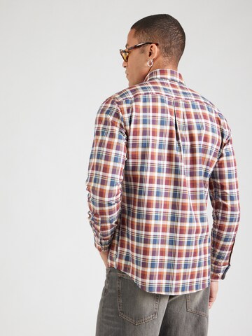 Coupe regular Chemise FYNCH-HATTON en rouge
