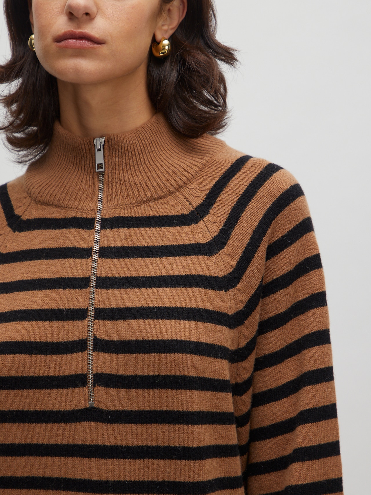 EDITED Gebreide jurk 'Marwa' Bruin