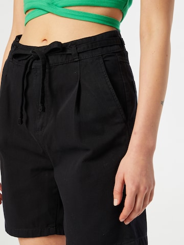 ESPRIT Loose fit Pleat-Front Pants in Black