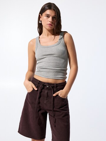 regular Jeans di Pull&Bear in marrone: frontale