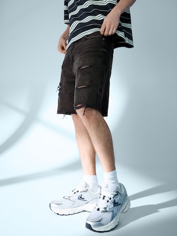 Bershka Baggy Дънки в черно: отпред