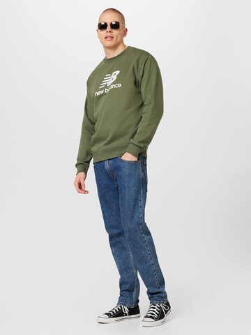 new balance Sweatshirt 'Essentials' in Groen