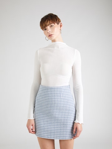 Gina Tricot Sweater in White: front