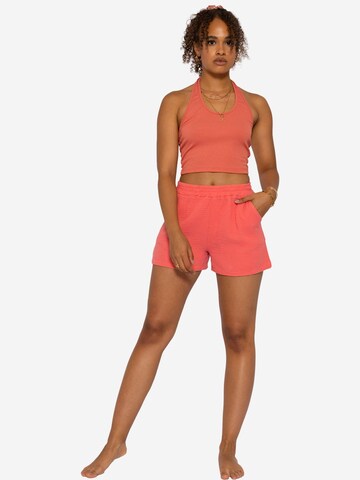 SASSYCLASSY Regular Shorts in Rot