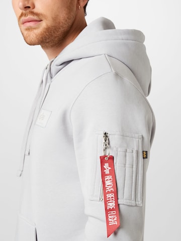 ALPHA INDUSTRIES Sweatshirt in Grijs