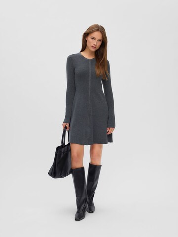 Robes en maille VERO MODA en gris