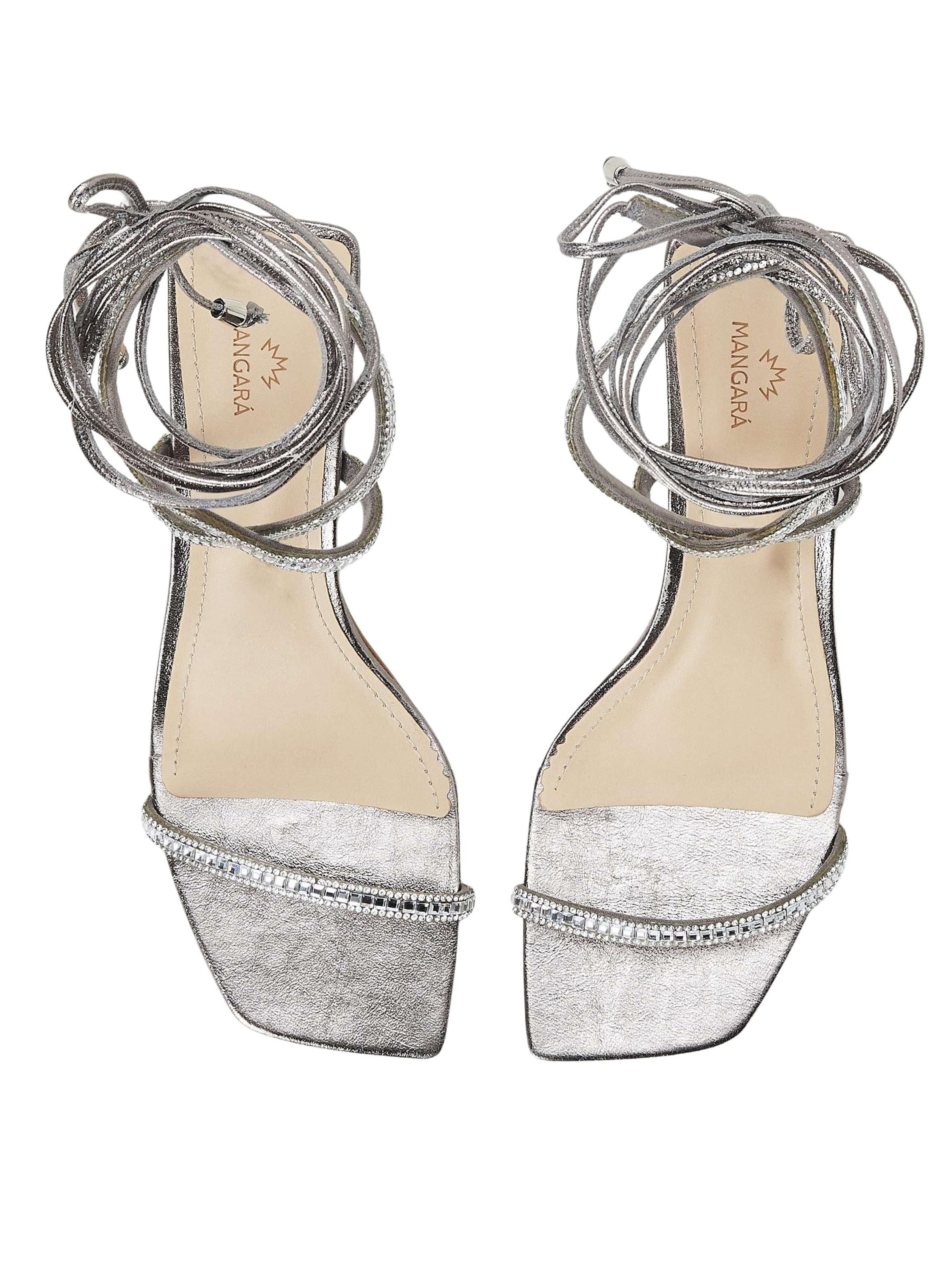 Sandalo con cinturino 'Sandales Plates à Cristaux Aroeira Mangara — Étain' di Mangara Atelier in argento
