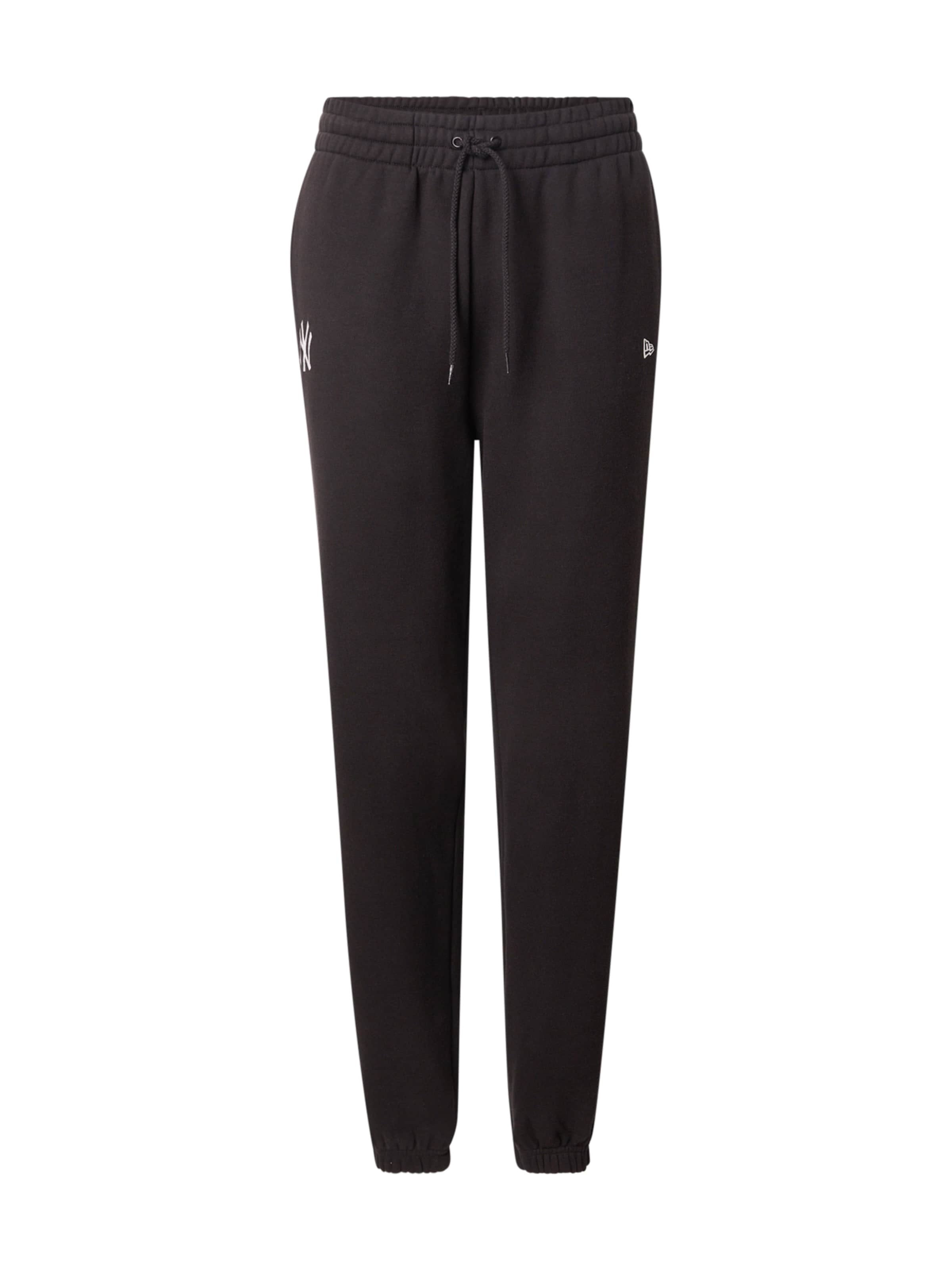 Tapered Pantaloni 'NEYYAN' di NEW ERA in nero: frontale