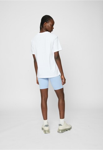 Mister Tee - Camiseta 'Utopia' en blanco