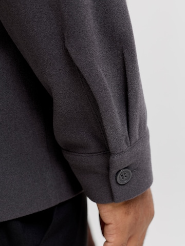Jack & Jones Plus Comfort Fit Košeľa 'JJEREGENT' - Sivá