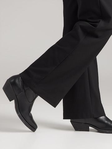 WEEKDAY Wide leg Παντελόνι 'Iris' σε μαύρο