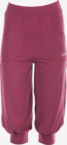 Tapered Pantaloni sportivi di Winshape in rosso: frontale