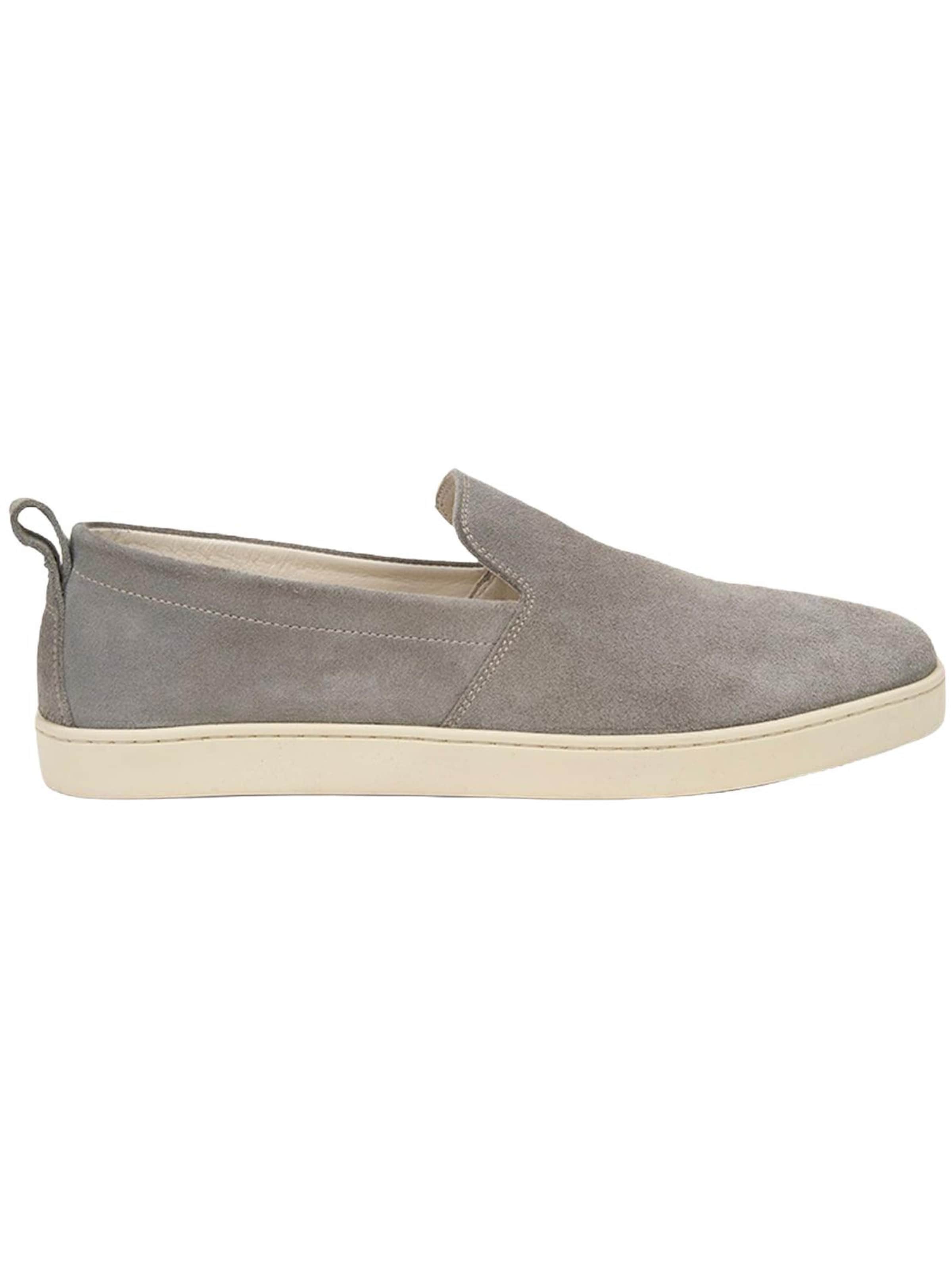Desa Slip-ons in Grey