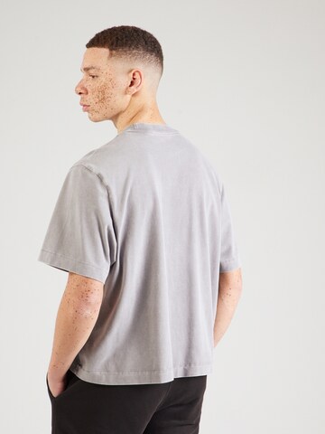 Abercrombie & Fitch Tričko – šedá