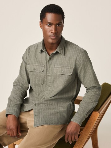 Next Средняя посадка Рубашка в Зеленый