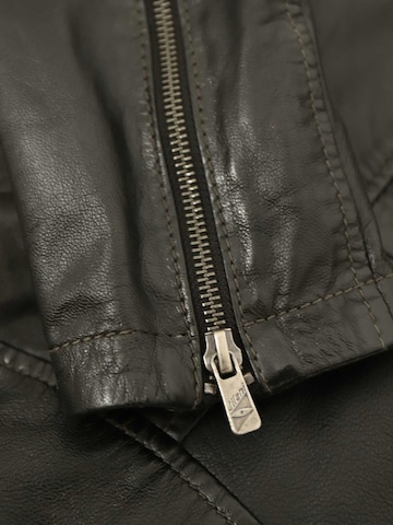Veste mi-saison 'Baila' Jilani en noir