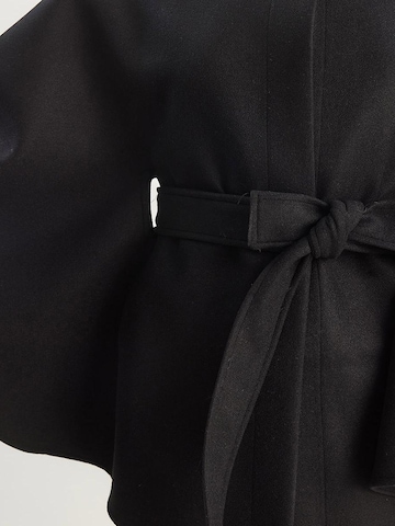 Cappotto di mezza stagione di Bianco Lucci in nero