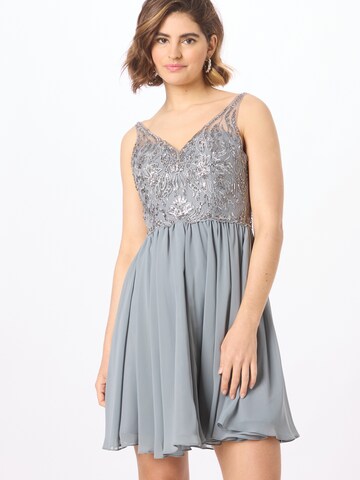 Robe de cocktail Laona en gris : devant