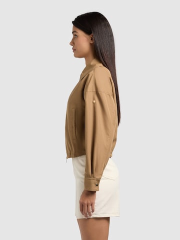 khujo - Chaqueta de entretiempo 'Tovee' en marrón