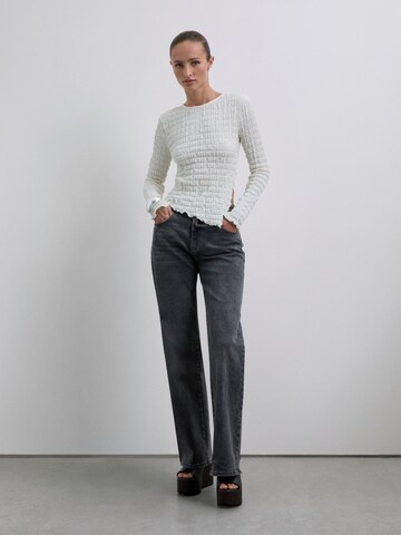 Scalpers Shirt in White: front