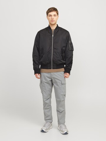 Tapered Pantaloni cargo 'JPSTAce JJTucker' di JACK & JONES in grigio