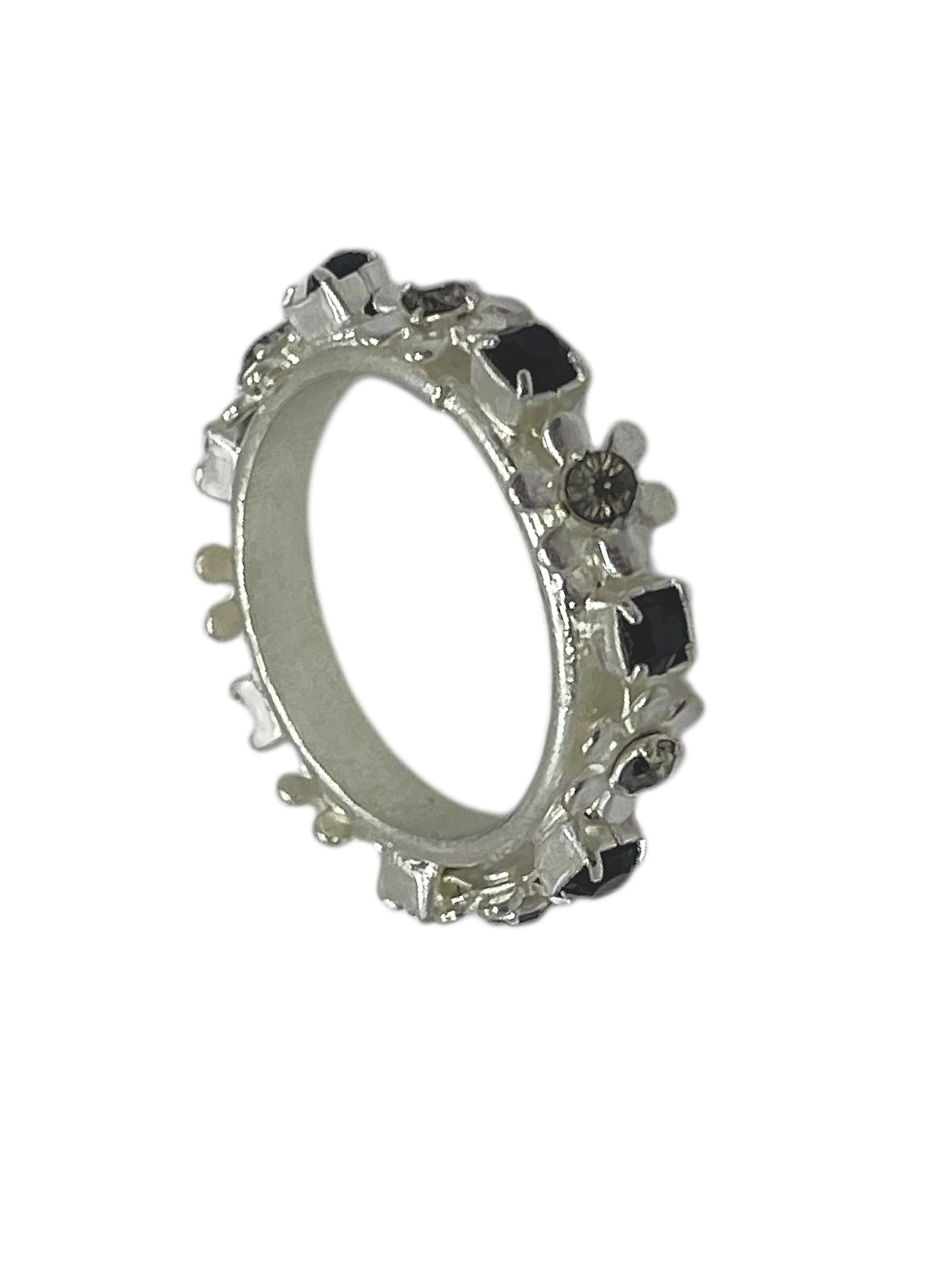 Gloria Mago Ring 'Sw flower multi-crystal ring in silver and gray' in Silver: front