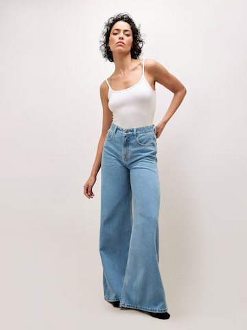Apricot Loose fit Jeans ' ' in Blue: front