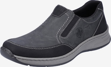 Chaussure basse Rieker en gris : devant