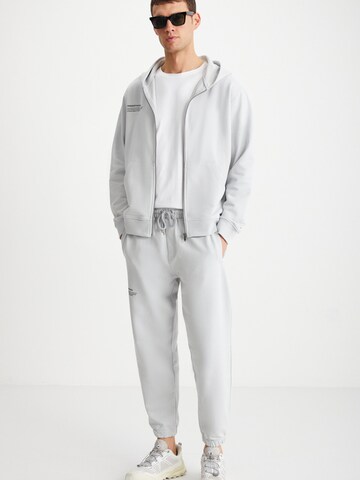 Tapered Pantaloni di Grimelange in grigio